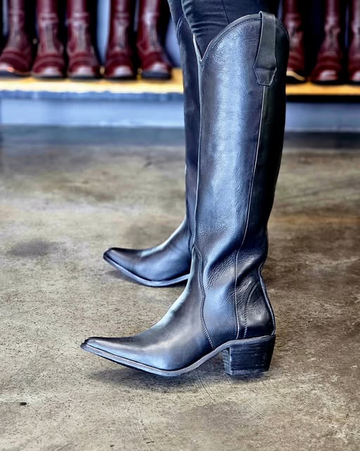 Majestic Elsa | Full length cowgirl boots