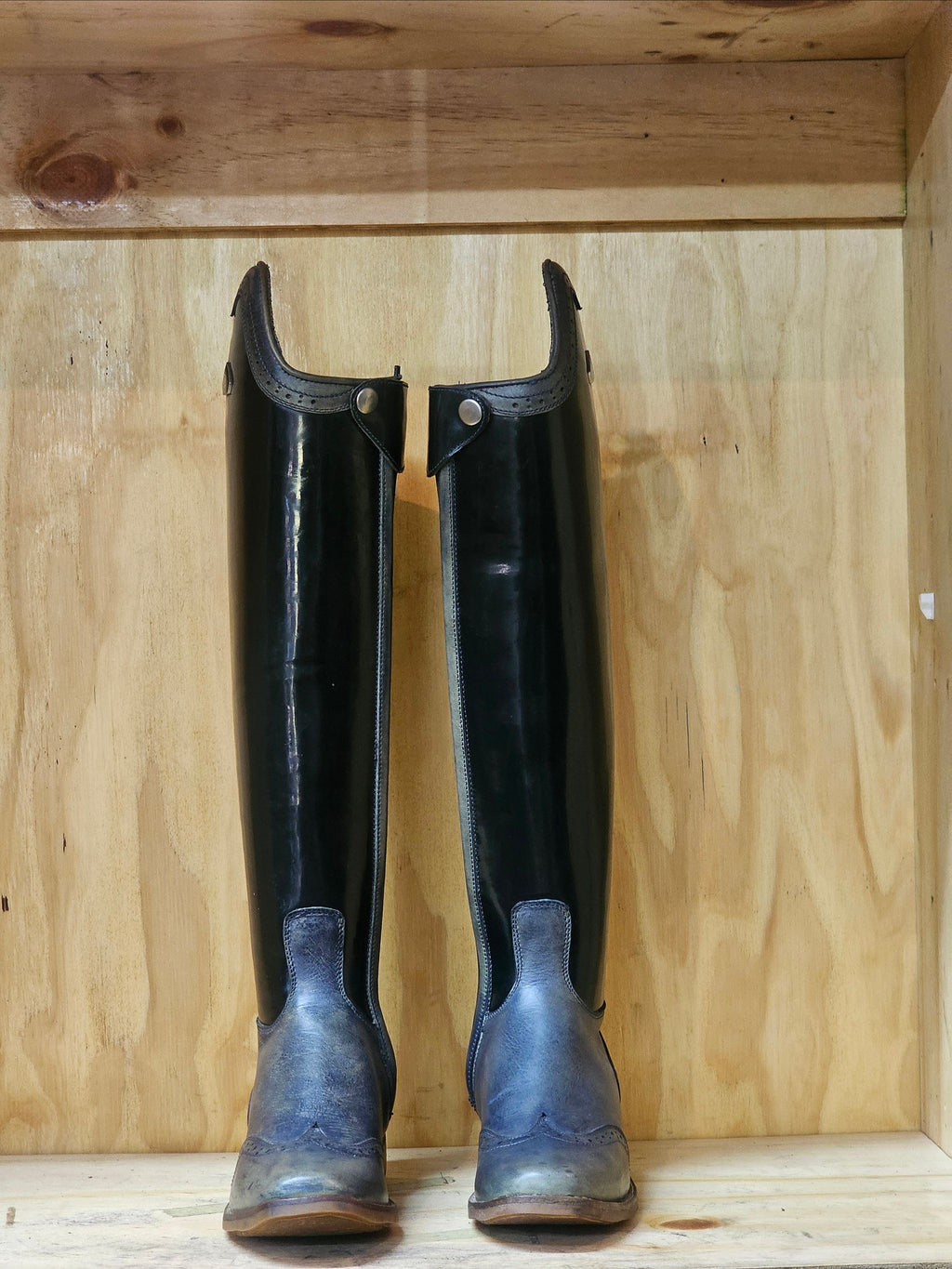 Long riding boots