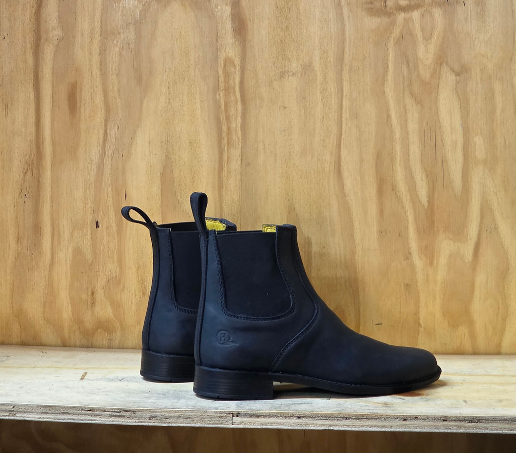 Corne leather Chelsea boots