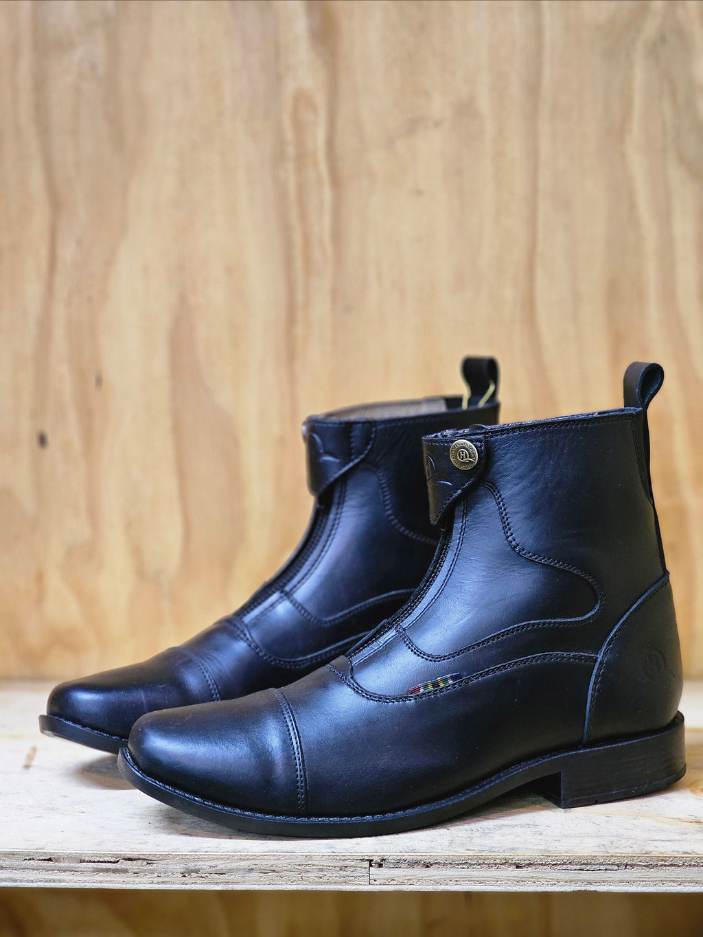 Short boots