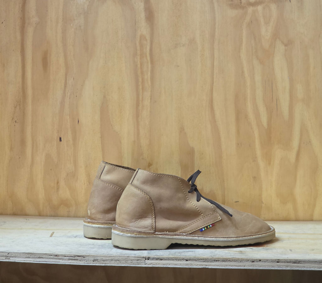 Oil-treated leather vellies