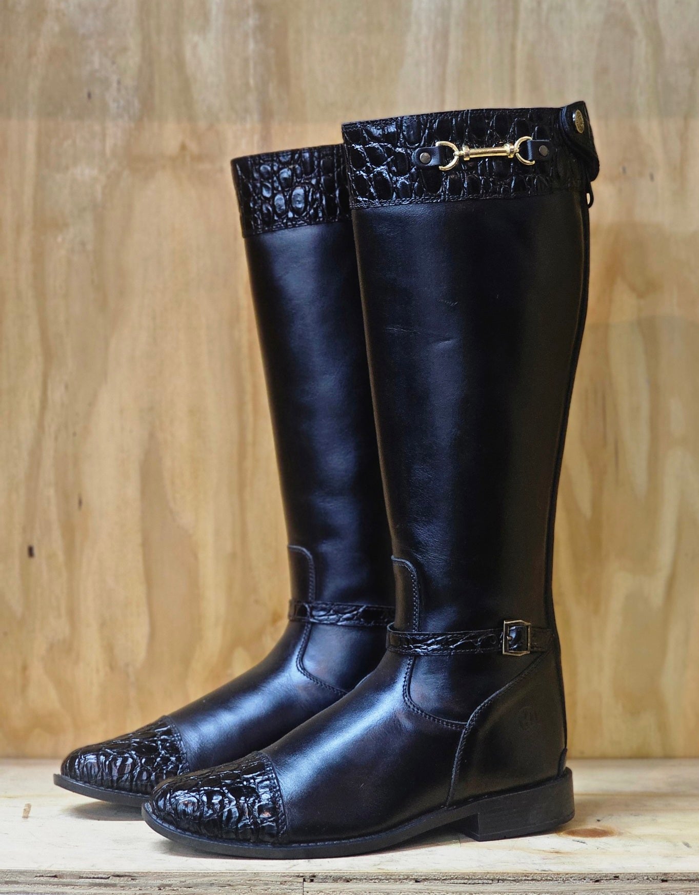 Equi-mom two-tone croc demo