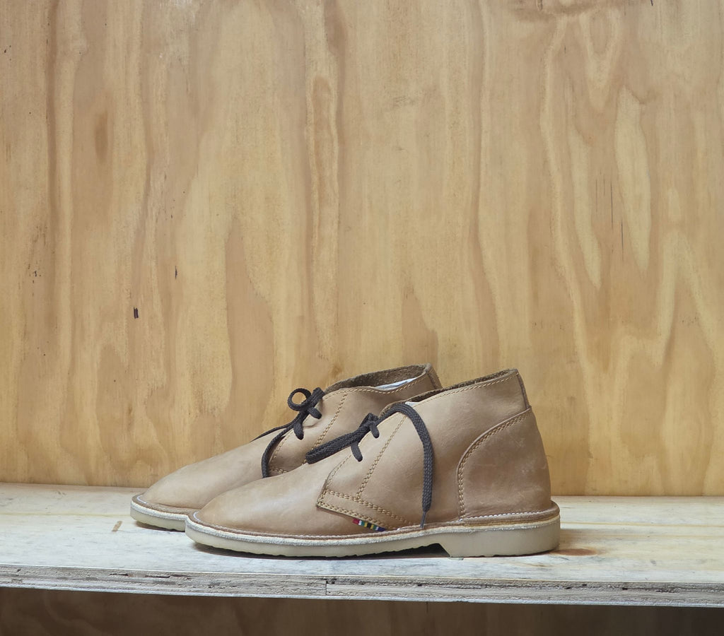 Oil-treated leather vellies