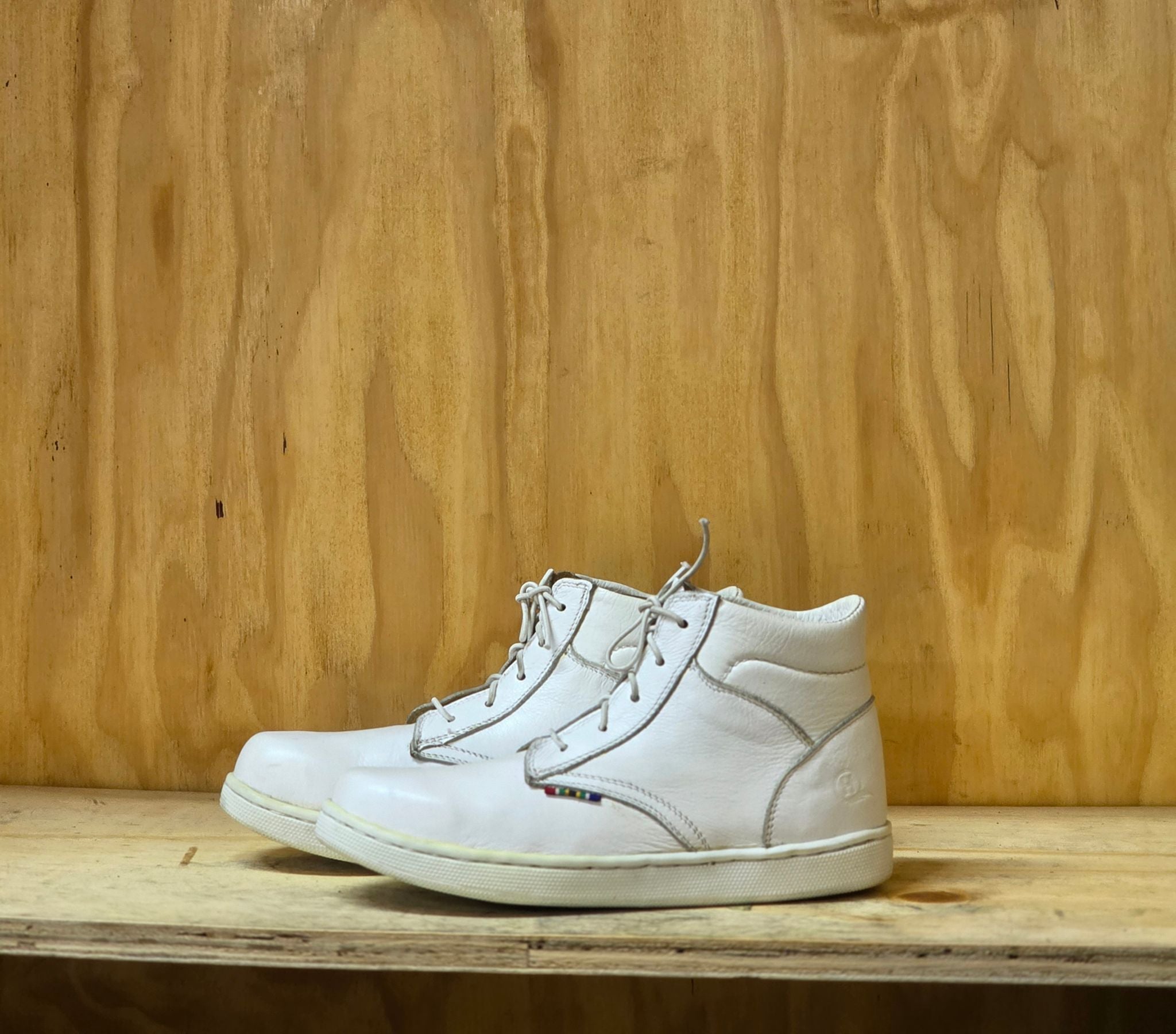 Soft leather sneakers