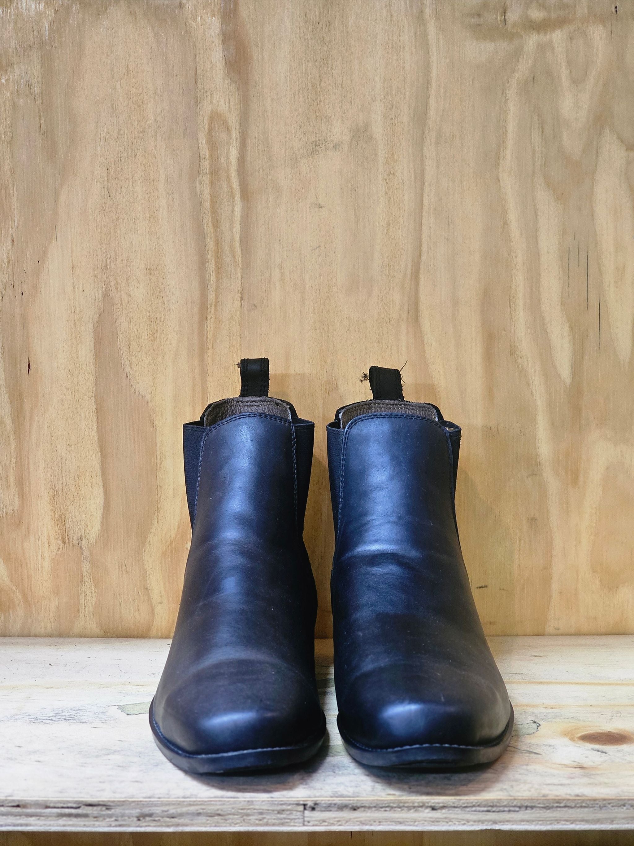 Chelsea black boots