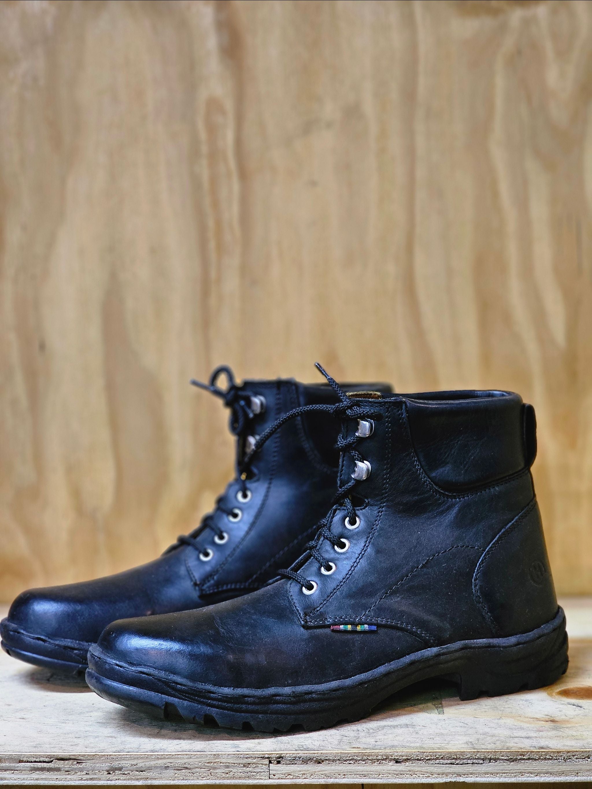 Short boots Size 10 2399