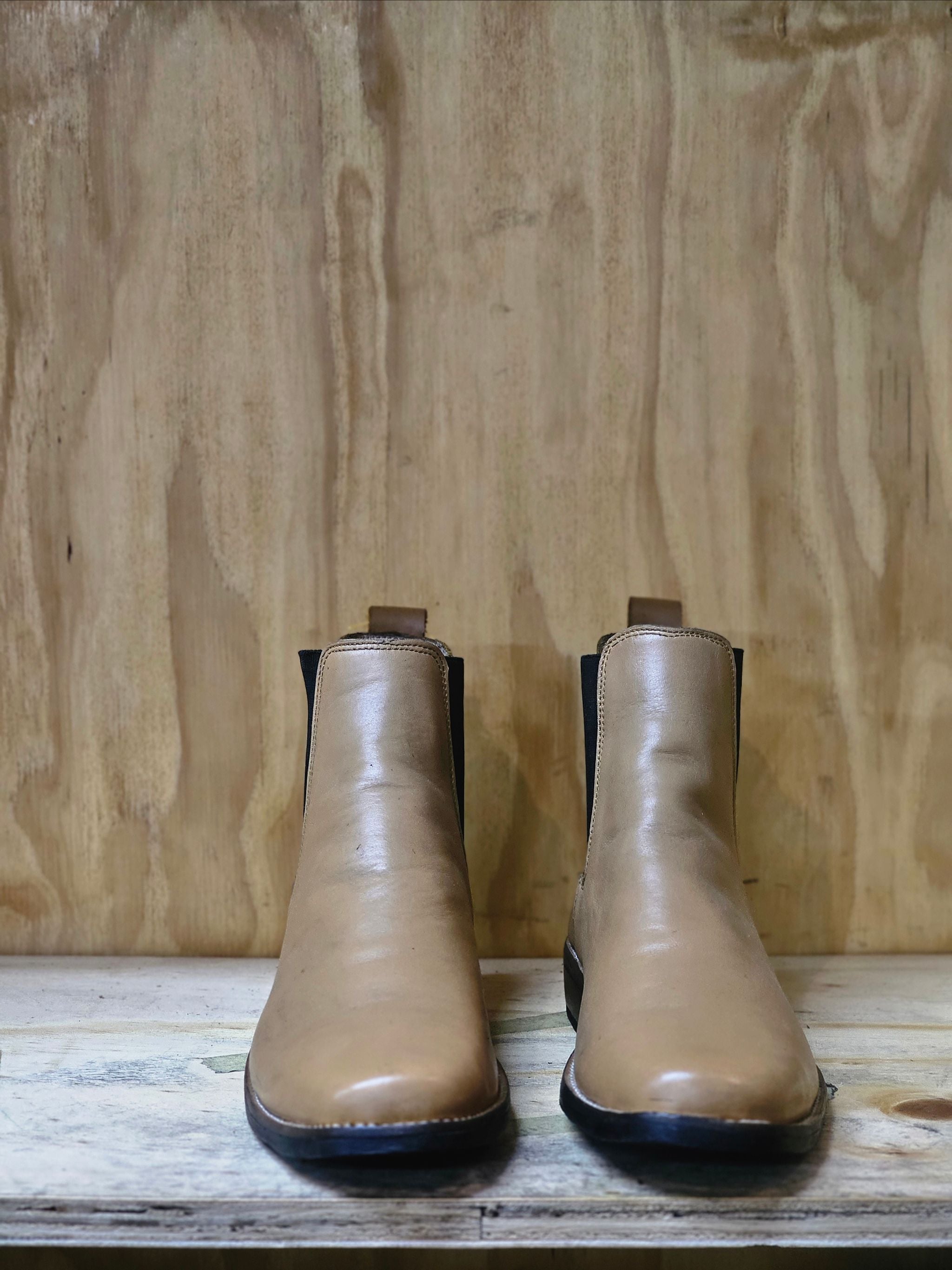Chelsea brown boots
