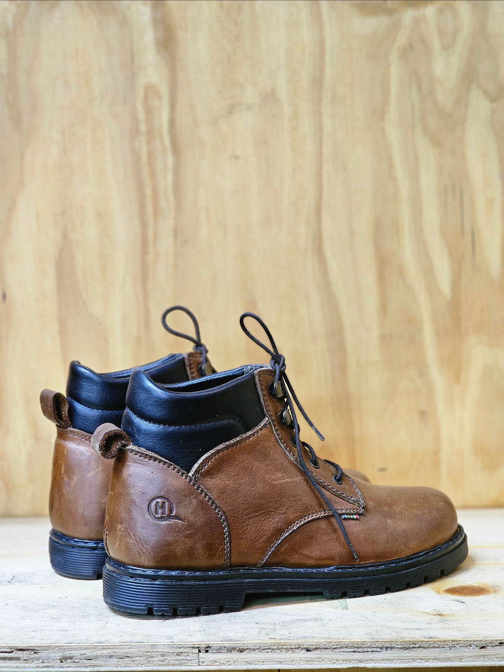 Short boot
