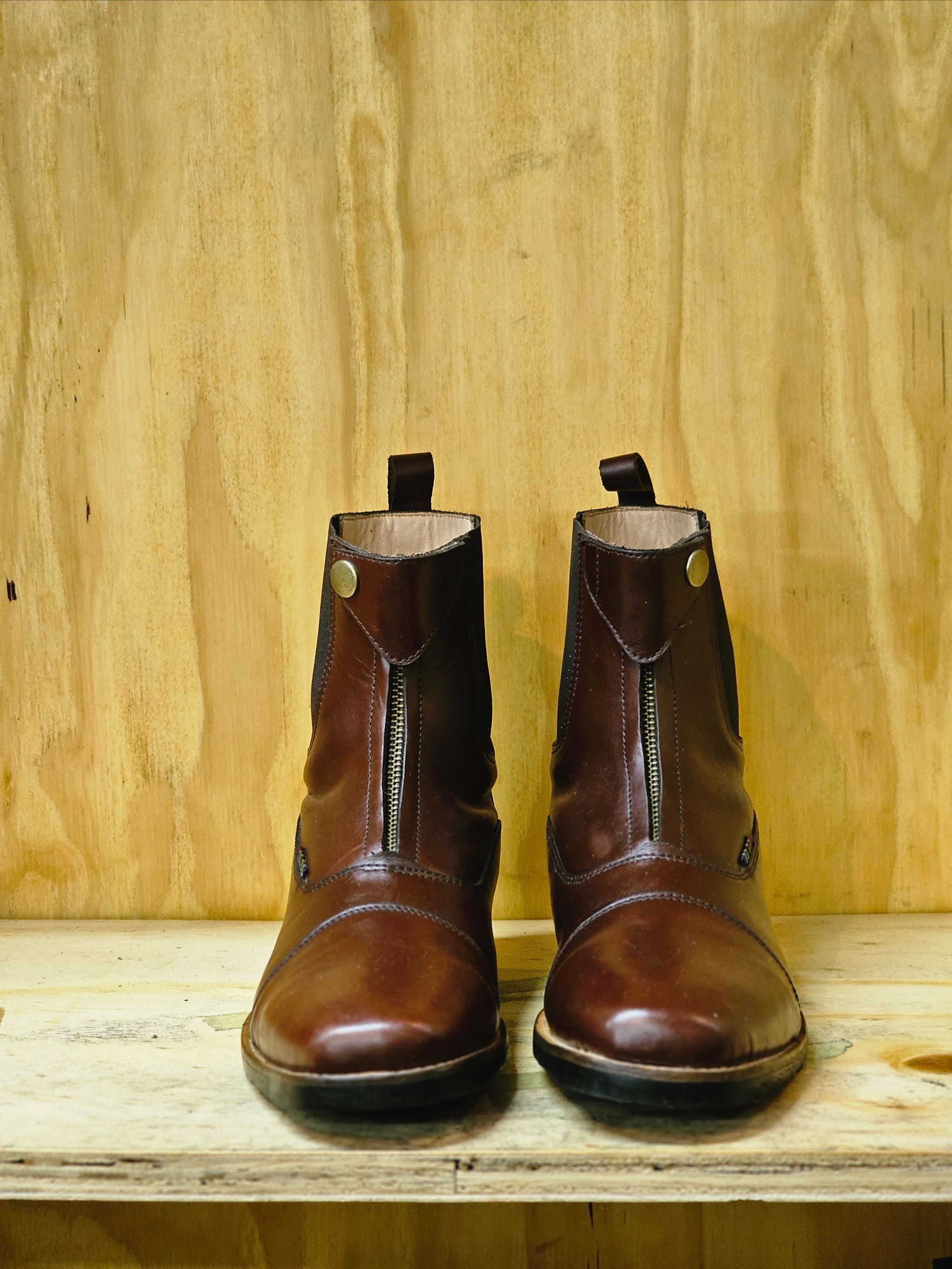 Short boots