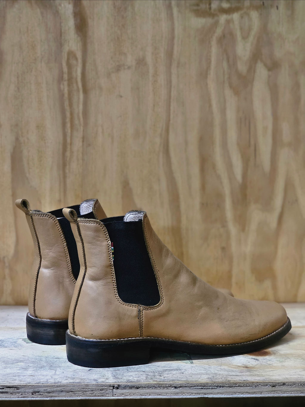 Chelsea brown boots